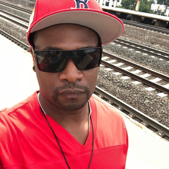 Meet your Posher, Junior - Picture 2 of 3